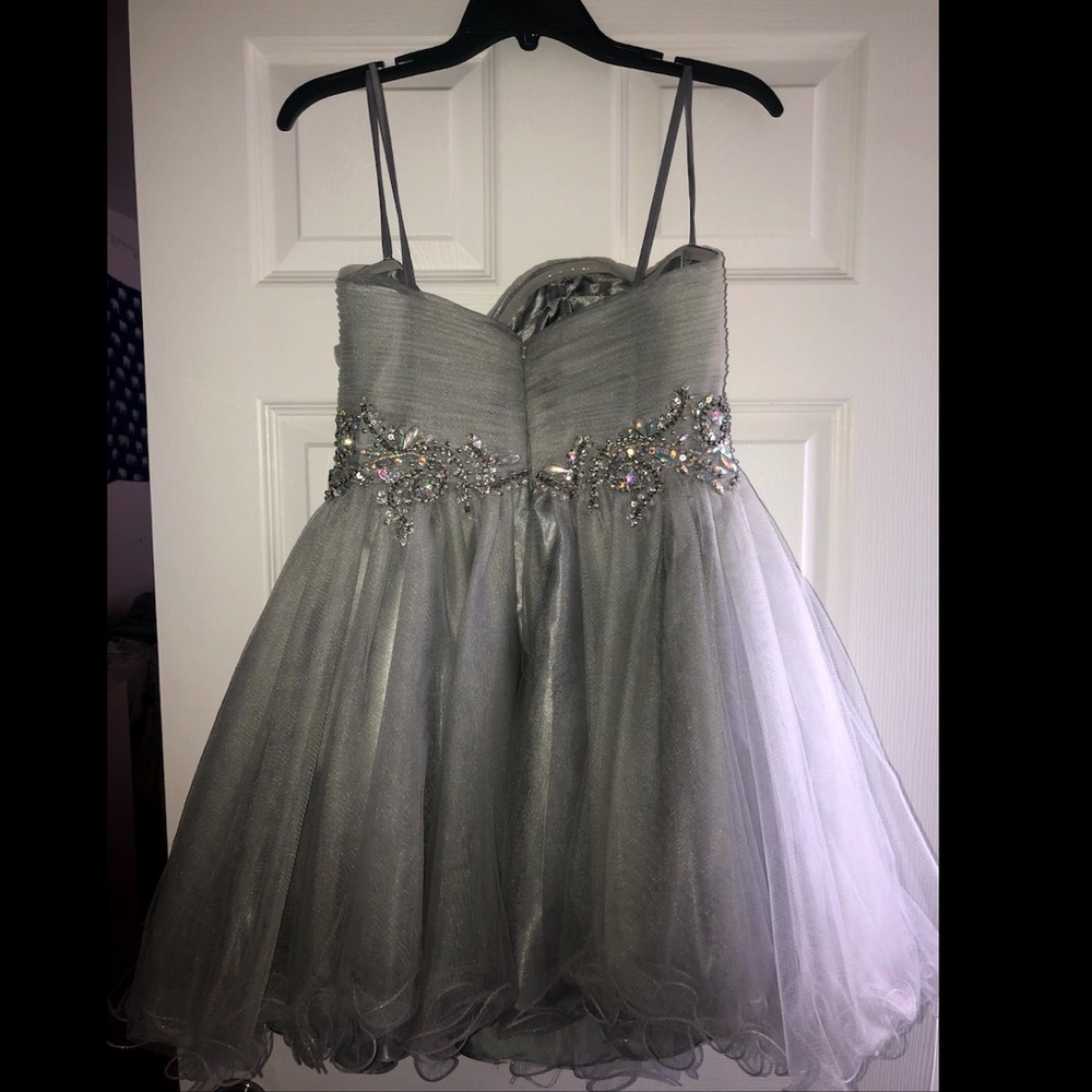 🤍SHORT SILVER PROM  DRESS!!🤍 - Picture 2 of 4